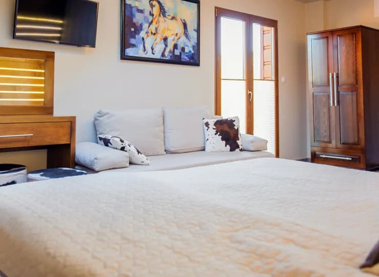 Apartament 2+2 wanna hydromasaż to przestronne wnętrze o powierzchni 25 m2
