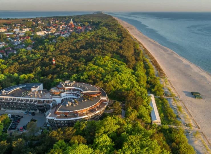 Dom Zdrojowy Resort & SPA**** zlokalizowany jest na półwyspie Helskim