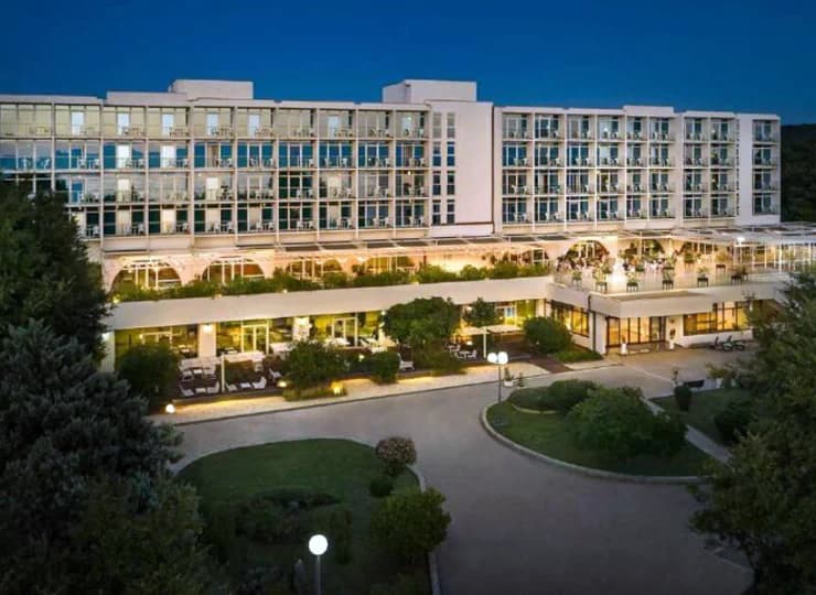 Magal Hotel by Aminess*** to komfortowy hotel położony na chorwackiej wyspie Krk