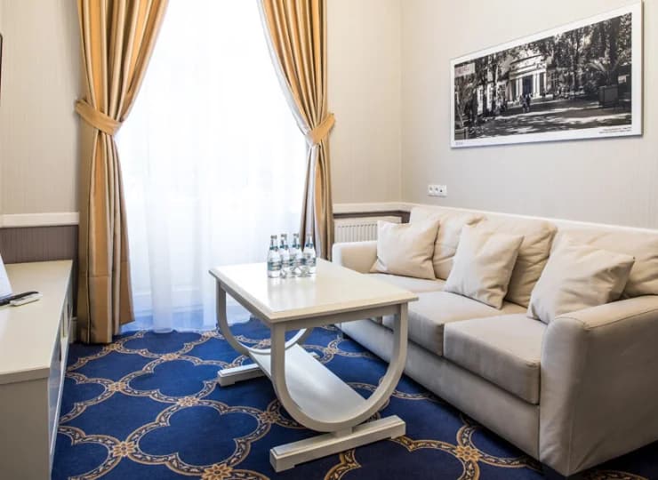 Goście mogą zamieszkać także w jednym z trzech komfortowych apartamentów