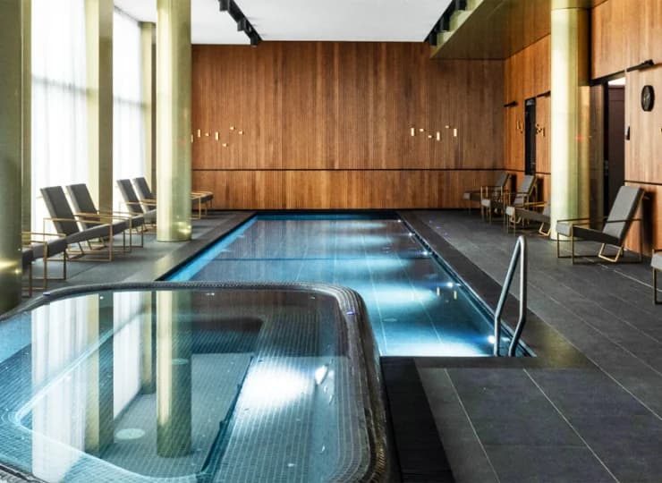 W strefie wellness jest jacuzzi, sauny, salka fitness i brodzik dla dzieci