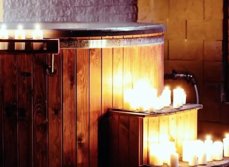 Klimatyczna balia do kąpieli we dwoje