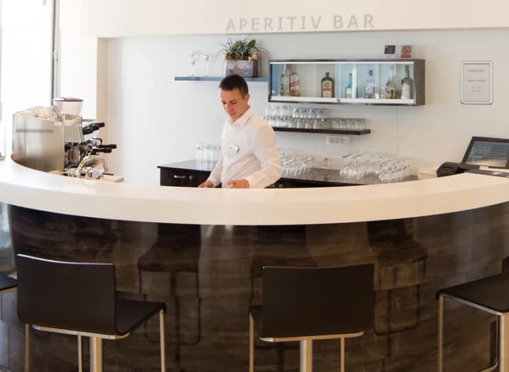 Goście mogą korzystać z aperitiv baru