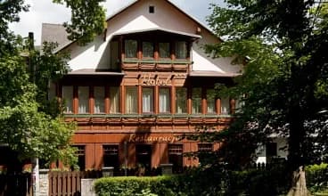 Hotel mieści się w odrestaurowanej, zabytkowej górskiej willi