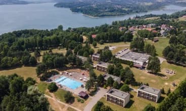 Hotel Dobczyce jest malowniczo położony nad zalewem z panoramicznymi widokami