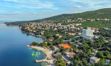 Hotel Omorika**** znajduje się niedaleko plaży