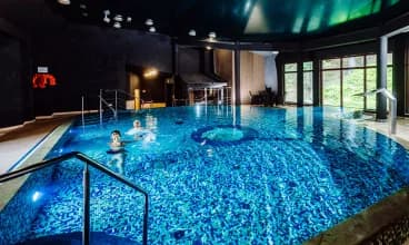 Hotel funkcjonuje w zgodzie z naturą, ale oferuje udogodnienia na poziomie 4*