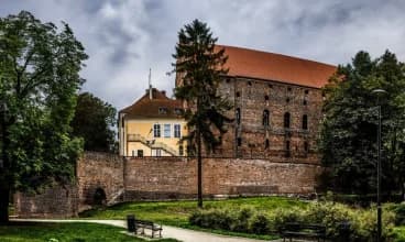 Hotel leży niespełna 20 minut spacerem od Zamku Kapituły Warmińskiej