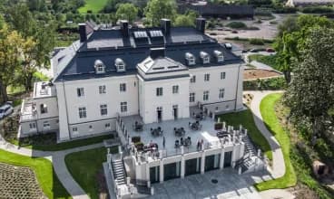 Pałac Komierowo to świetny wybór dla osób ceniących zabytkowe, luksusowe hotele