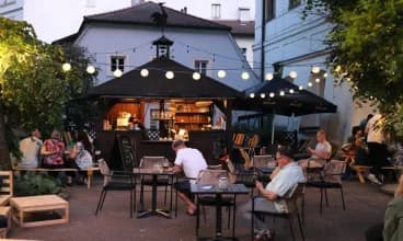 Hotel Pytloun Old Armoury**** znajduje się w zacisznej okolicy w centrum Pragi