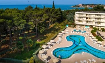 Aminess Laguna Hotel położony jest w Novigradzie