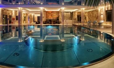 Hotel Białowieski *** dysponuje kompleksem basenowym i SPA