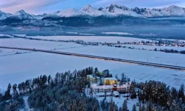 Family Resort Lucivna to rodzinny obiekt z rozległem terenem rekreacyjnym
