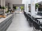 Hotelowa restauracja oferuje śniadania i obiadokolacje w formie bufetu