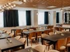 Wnętrza restauracji są urządzone nowocześnie i ze smakiem
