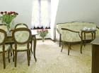 Oprócz pokoi w ofercie Dworu Kombornia są przestronne apartamenty