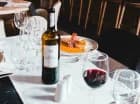 Szef kuchni dba o jak najwyższą jakość podawanych dań i o ciekawe menu