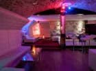Night Club urządzony w podziemiach zamku zaprasza na wieczorne imprezy