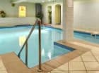 Hotel Kryształ posiada kryty basen oraz strefa zabiegową