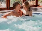 W hotelu są 2 jacuzzi: wewnętrzne i zewnętrzne