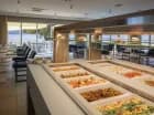 Restauracja bufetowa oferuje posiłki 3 razy dziennie
