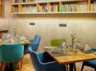 Wystrój restauracji jest prosty i elegancki