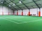 Ośrodek dysponuje bogatym zapleczem sportowym, także pod dachem