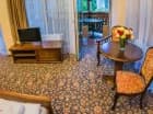 Część pokoi posiada balkon z widokiem na uzdrowisko