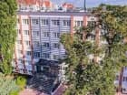 Przy hotelu znajduje się duży parking (dodatkowo płatny)