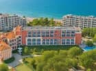 Hotel znajduje się 50 metrów od piaszczystej plaży