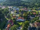 Apartamenty znajdują się w spokojnej części Karpacza, nieopodal centrum