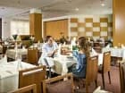 W hotelu znajduje się przestronna sala restauracyjna