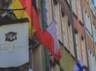 Za rogiem znajduje się Bazylika Mariacka, a za drugim - Fontanna Neptuna