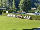 W pogodne dni można relaksować się na hotelowych leżakach