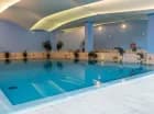Strefa wellness obejmuje m.in. basen z biczami wodnymi