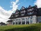 Hotel jest pięknie położony na grzbiecie w Bukowinie Tatrzańskiej
