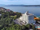 Hotel Omorika dominuje nad zatoką Omorika