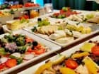 Codziennie są podawane smaczne śniadania w formie bufetu i obiadokolacje