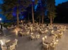 Hotelowy taras wieczorem