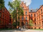 Apartamenty są położone w budynkach należących do XIX-w., odnowionego klasztoru