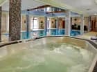 Przestronne jacuzzi idealne do relaksu