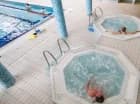 Dodatkowo można się odprężyć w wannach jacuzzi (400 m od resortu)