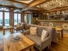 W hotelu mieści się restauracja oraz drink bar