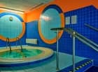W hotelu*** NAT można skorzystać także z jacuzzi