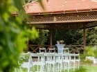 Hotel jest otoczony pięknym, zadbanym ogrodem