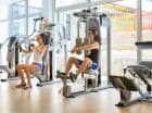 Goście mogą korzystać z dobrze wyposażonej strefy fitness