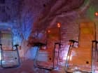 Wellness składa się z basenu, jacuzzi, sauny suchej, parowej, groty solnej