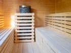 W świecie saun znajduje się kilka pomieszczeń, w tym sauna z widokiem