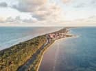 Piaszczyste plaże ciągną się tutaj długim pasem