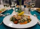 W menu restauracji znajdują się tradycyjne, polskie dania i świeże ryby